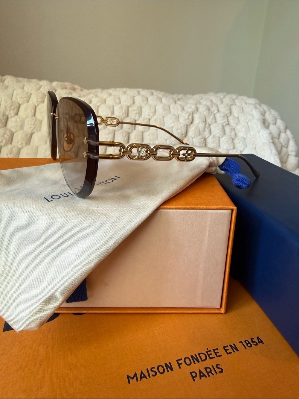 🔥Louis Vuitton 2022 LV Jewel Pilot Sunglasses Z2664U Full Inclusion 🔥 - Picture 7 of 17